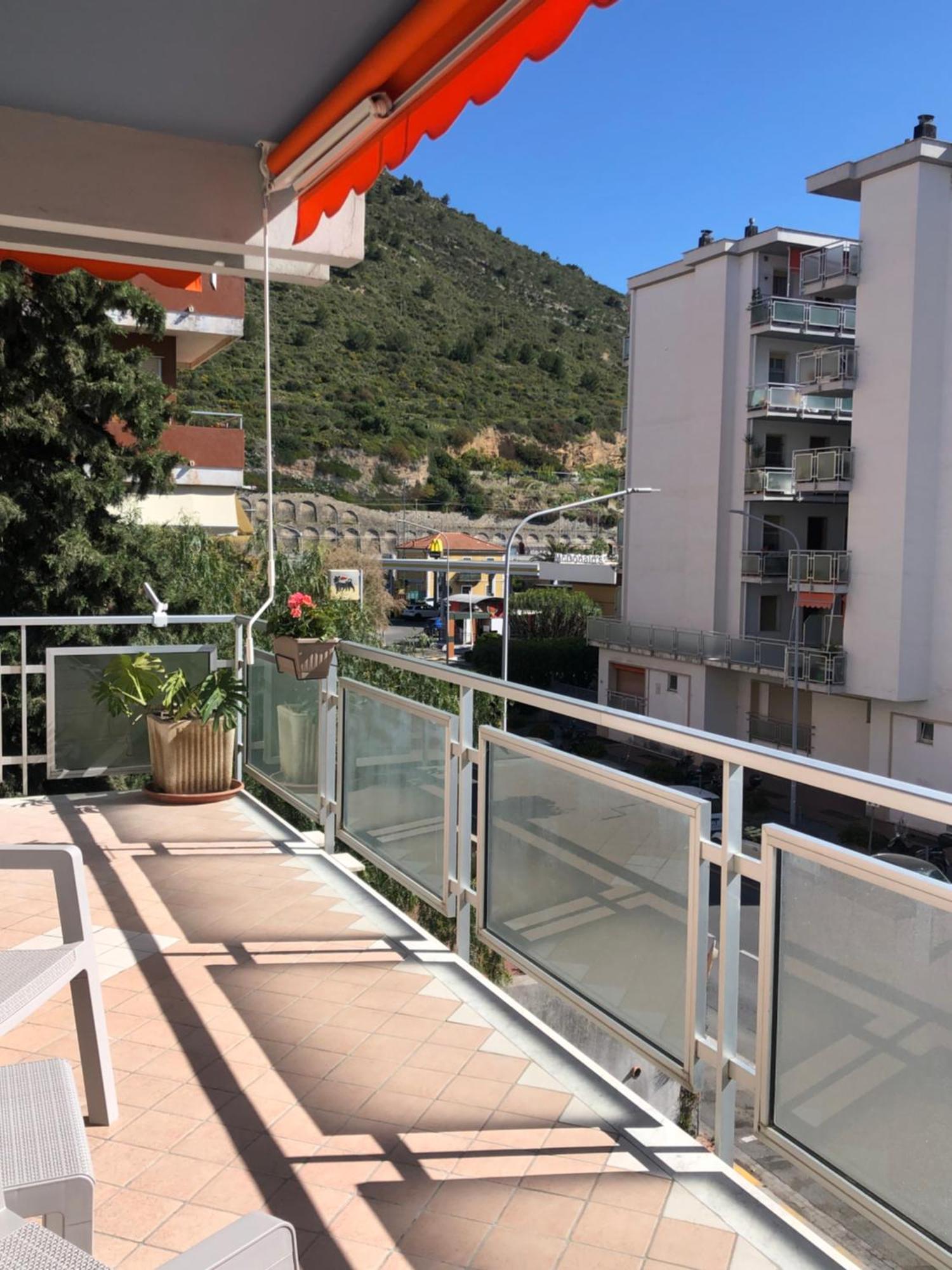 Casa Emily Lägenhet Ventimiglia Exteriör bild